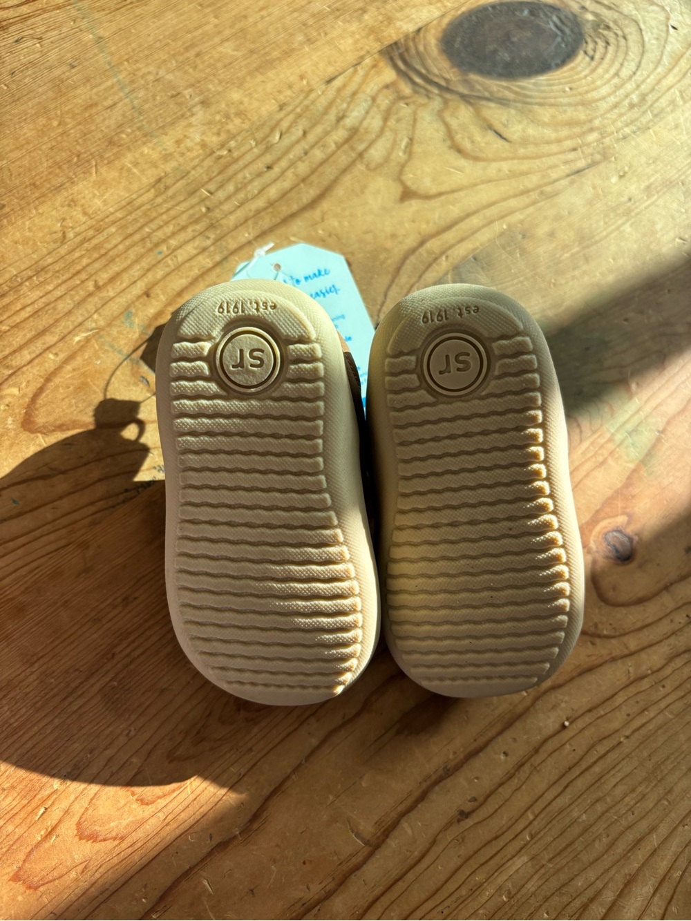 Stride Rite Kids' Brown Wide-Fit Leather Sandals BRAND NEW - Picture 2 of 3